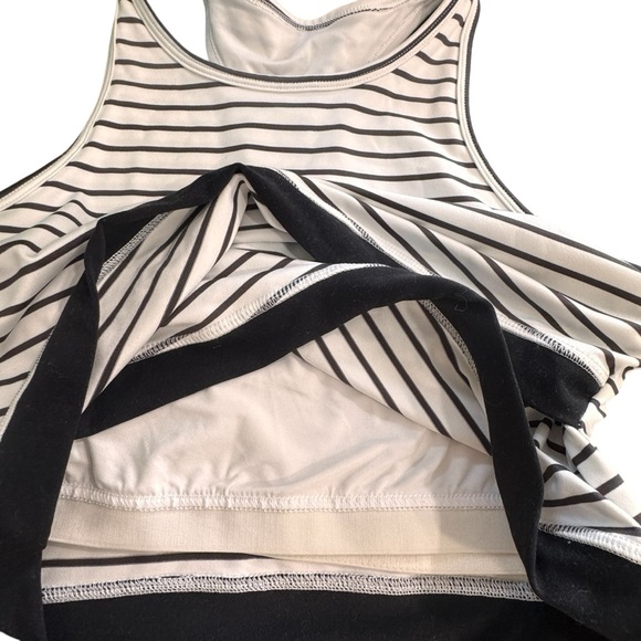 Scorpio Sol Women’s Crossover Black White Sports Bra Size Large - Picture 6 of 9